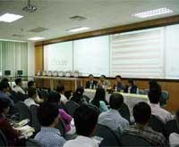 "Hai mặt" của giao dịch cổ phiếu trực tuyến