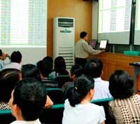 Các chuyên gia chứng khoán đều cho rằng, nhà đầu tư nên chọn những doanh nghiệp làm ăn hiệu quả, có triển vọng phát triển lâu dài để đầu tư dài hạn. 