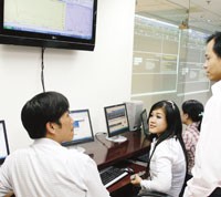 Nhà đầu tư trên sàn giao dịch vàng.