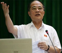 Phó Thủ tướng thường trực Chính phủ Nguyễn Sinh Hùng - Ảnh: TT.