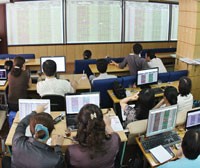 Đại đa số NĐT trên TTCK Việt Nam là NĐT nhỏ lẻ, nên rất khó thực hiện chế độ sổ sách kế toán như các tổ chức kinh doanh (Ảnh: Hoài Nam)