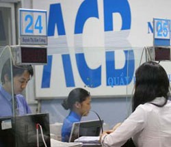 ACB giữ nguyên phí rút tiền mặt tại ATM