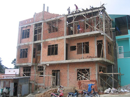 Hà Nội ban hành giá xây dựng nhà ở, nhà tạm