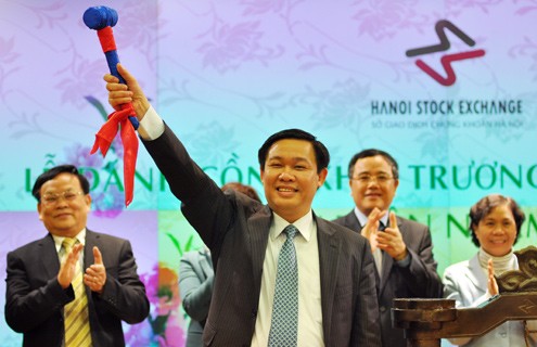 Bộ trưởng Tài chính Vương Đình Huệ đánh cồng khai trương phiên giao dịch đầu năm Nhâm Thìn tại HNX