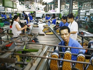 Cần giảm thuế để cứu doanh nghiệp