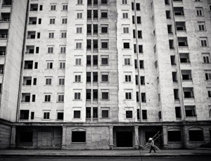 Giám đốc bỏ công ty đi làm thuê nuôi quân