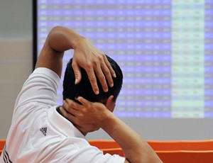 Đánh bạc với cổ phiếu siêu rẻ, sắp phá sản