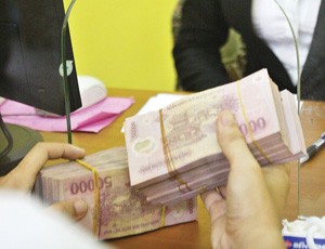 Thuế thu nhập cá nhân: Nên khoan sức dân “thời gian khó”