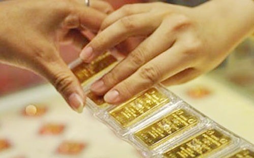 Để ổn định thị trường vàng, Thủ tướng Chính phủ Nguyễn Tấn Dũng vừa ký quyết định chính thức cho phép Ngân hàng Nhà nước được mua bán vàng miếng trên thị trường