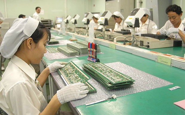 Cứu DN: Khoanh nợ, giãn nợ để tiếp tục cho vay mới?