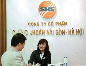 SHS khuyến mãi lớn nhân sinh nhật lần thứ 6