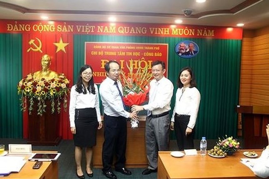 Ông Nguyễn Ngọc Kỳ (người thứ hai từ bên phải sang)