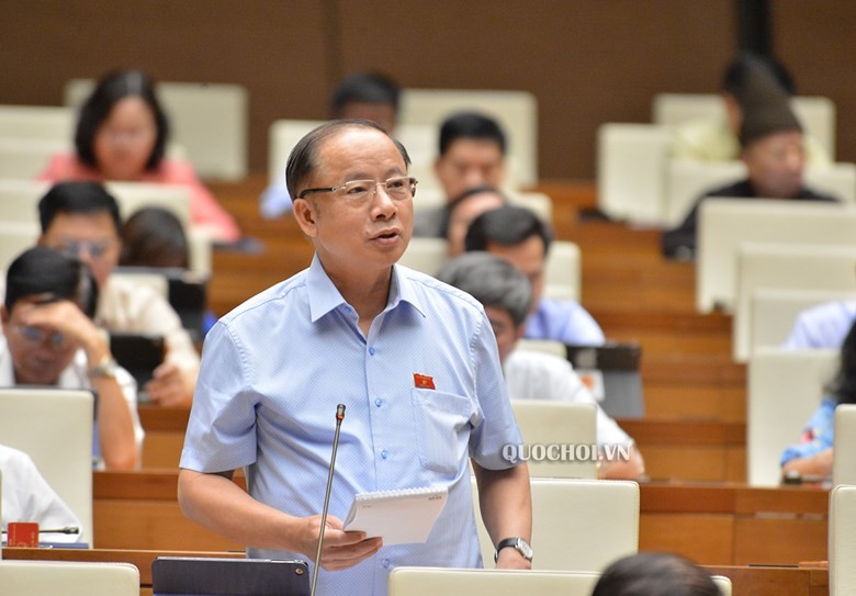 Chủ tịch Hiệp hội Doanh nghiệp nhỏ và vừa Việt Nam, đại biểu Nguyễn Văn Thân (Thái Bình) phát biểu tại hội trường.