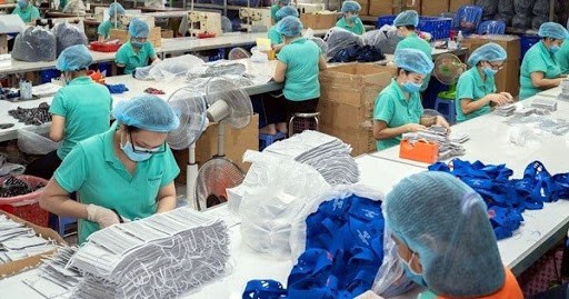 Xuất khẩu tiếp tục bị ảnh hưởng bởi Covid-19, xuất siêu tăng lên 6,5 tỷ USD