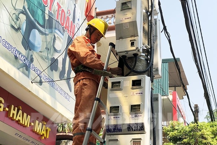 Việc bổ sung biện pháp cưỡng chế ngừng cung cấp các dịch vụ điện, nước trong xử lý vi phạm hành chính vẫn còn nhiều ý kiến khác nhau.