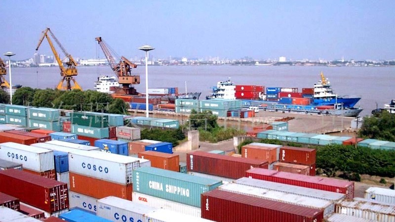 8 tháng qua, trong khi xuất khẩu đạt 175,36 tỷ USD, tăng 2,3% so với cùng kỳ, thì nhập khẩu chỉ đạt 161,87 tỷ USD, giảm 2,4%.