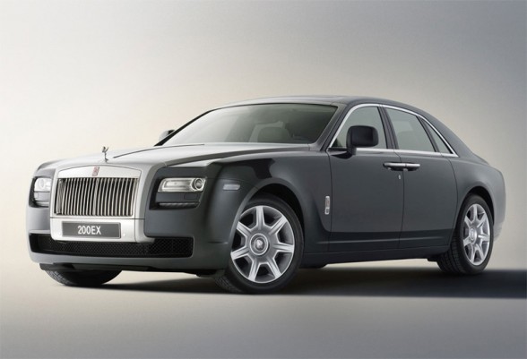 Tạm nhập Rolls Royce Ghost để trưng bày tại Hà Nội