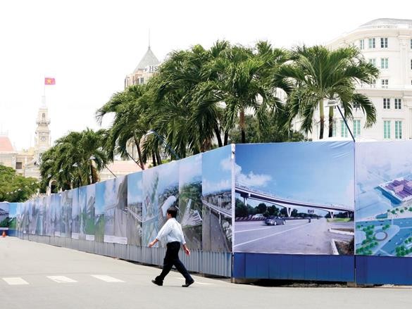 Việc Dự án metro Bến Thành - Suối Tiên chậm tiến độ gây ra nhiều hệ luỵ cho giao thông đô thị và hoạt động bình thường của TP.HCM