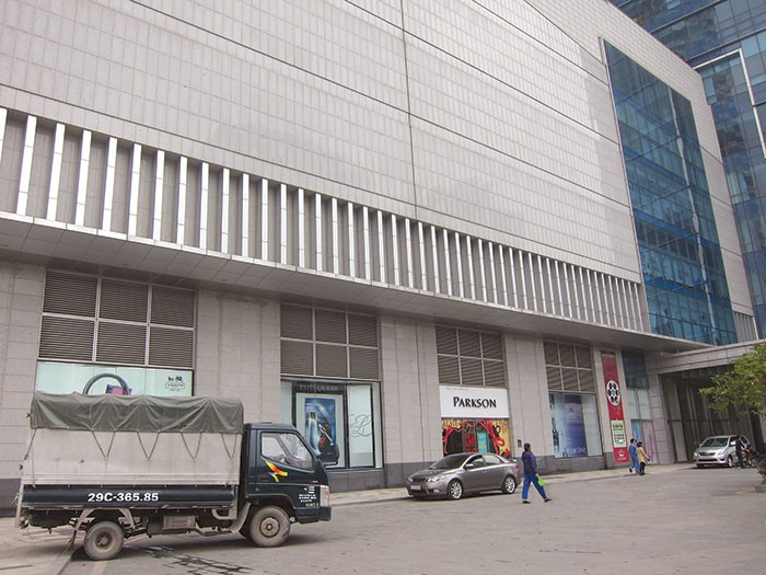 TTTM Parkson Landmark  bất ngờ đóng cửa ngày đầu năm 2015.