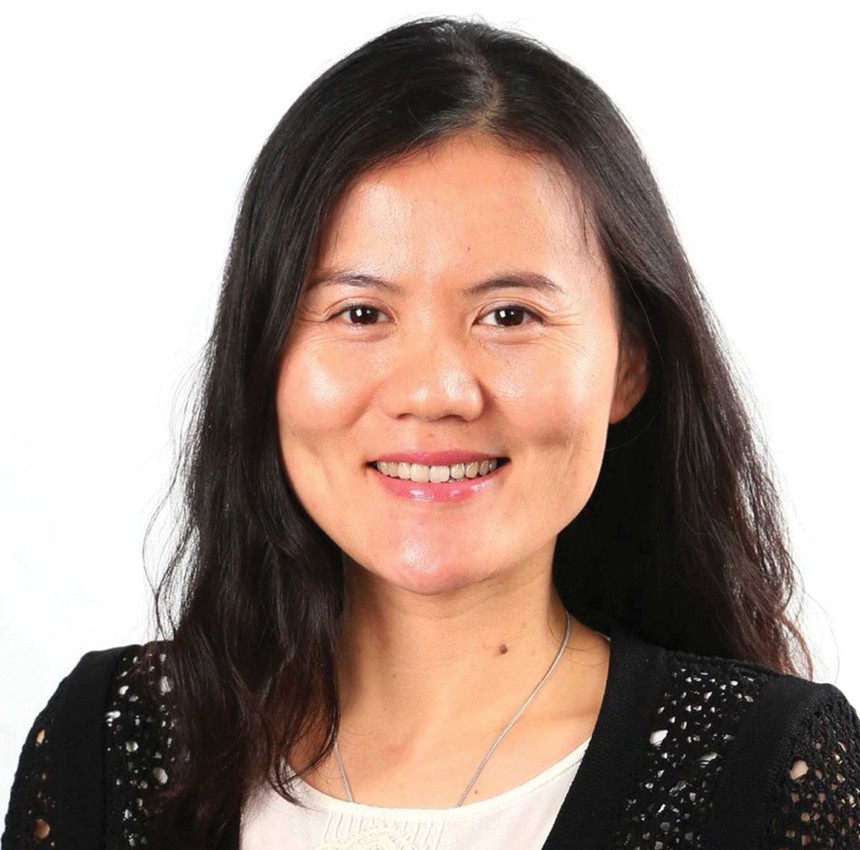  Bà Lucy Peng