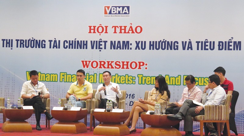 Sản phẩm trên thị trường tài chính, vừa thừa, vừa thiếu