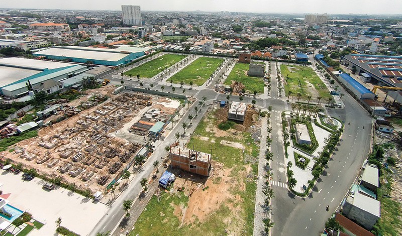 Toàn bộ cơ sở hạ tầng dự án đã hoàn thiện. Khu nhà phố cư dân đang xây dựng, khu căn hộ đã xong phần móng và sẽ được bàn giao cuối năm 2017