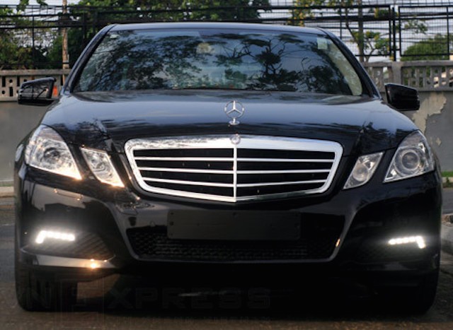 Xe Mercedes-Benz E250 phiên bản 2009 có giá công bố cho xem mới là 86.900 USD, tương đương 1,6 tỷ đồng.