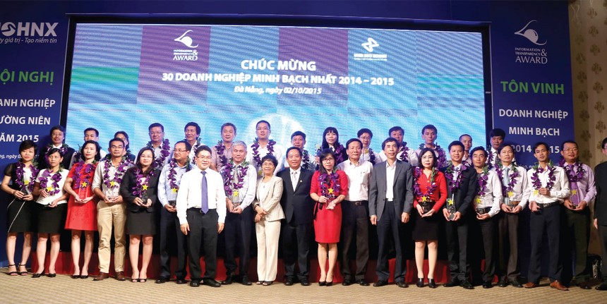 Năm 2015, HNX vinh danh 30 DN có số điểm minh bạch cao nhất trên bảng chấm 