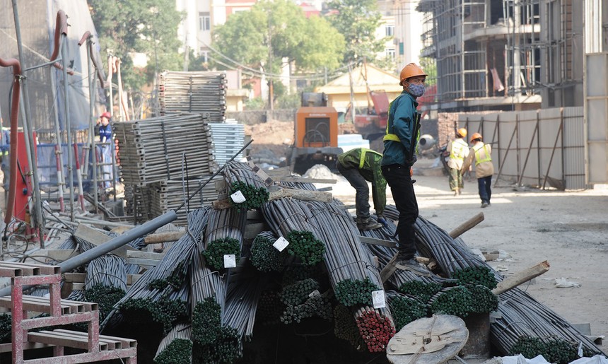 Tại Việt Nam, có sự lệnh pha rất lớn trong xuất-nhập khẩu mặt hàng thép năm 2016