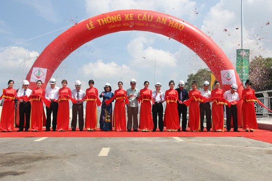 Cầu An Hảo bắc qua sông Đồng Nai kết nối cù lao Hiệp Hòa (cù lao Phố, xã Hiệp Hòa) và ngã tư Vũng Tàu, phường An Bình, TP Biên Hòa, tỉnh Đồng Nai