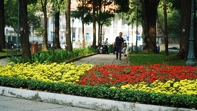 Sài Gòn thay áo hoa, sẵn sàng đón Tết 2018