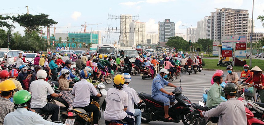 TP.HCM hiện có 3 triệu dân nhập cư. Ảnh: Việt Dũng