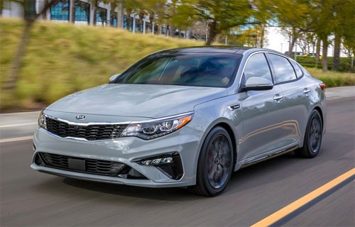 Kia Optima 2019 vừa ra mắt tại triển lãm ôtô New York (Mỹ).