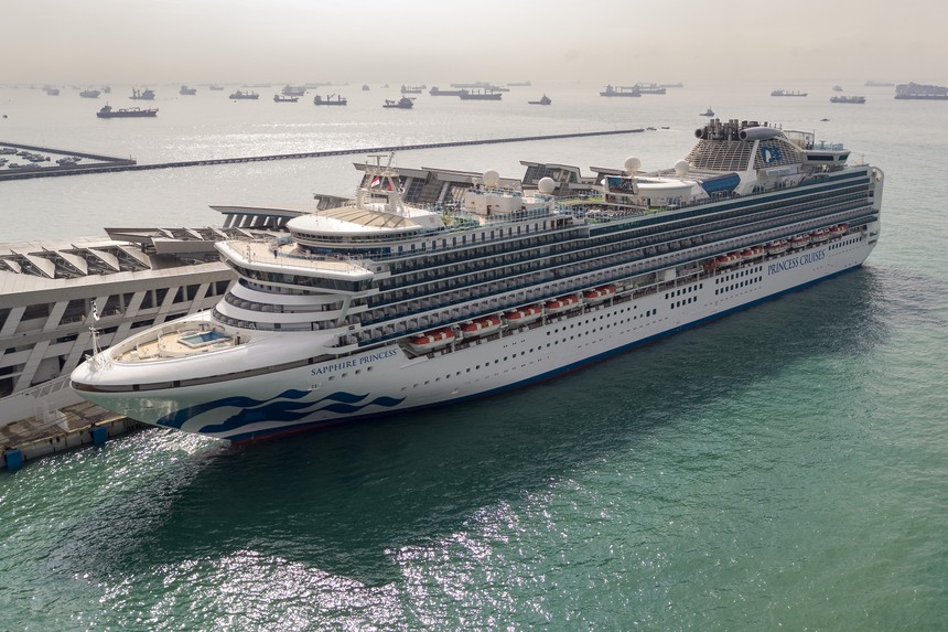 Du thuyền Sapphire Princess của hãng Princess Cruises 