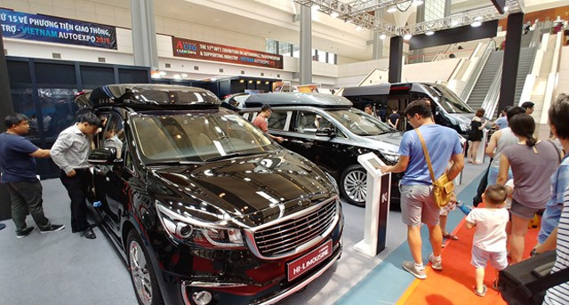 Khách tham quan tại Vietnam AutoExpo 2018