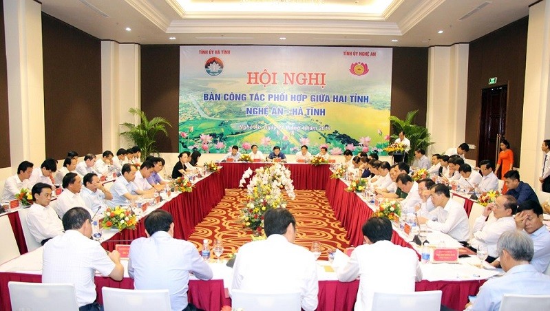 Nghệ An và Hà Tĩnh bàn về phương án hợp tác về mọi mặt với nhau trên tinh thần phát triển toàn diện