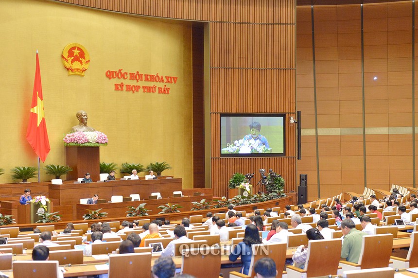 Chủ nhiệm Ủy ban về các vấn đề xã hội của Quốc hội Nguyễn Thúy Anh trình bày Báo cáo giải trình, tiếp thu, chỉnh lý dự thảo Luật Phòng, chống tác hại của rượu, bia