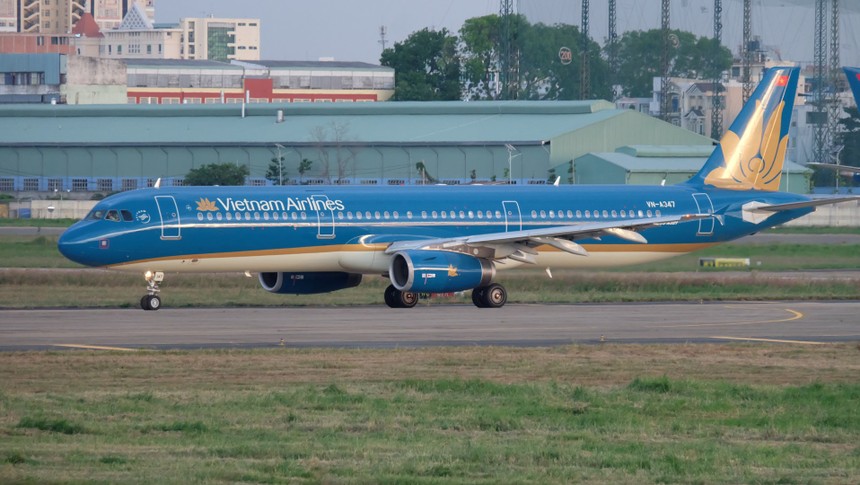 Vietnam Airlines đã nhiều lần tiến hành hoãn chuyến bay hoặc hạ cánh khẩn cấp đối với các trường hợp hành khách gặp vấn đề nghiêm trọng về sức khoẻ, cần sự trợ giúp kịp thời.