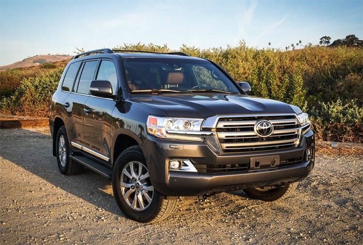 Toyota Land Cruiser là xe được người Mỹ sử dụng lâu nhất, trung bình 11,4 năm. Ảnh: Automobile