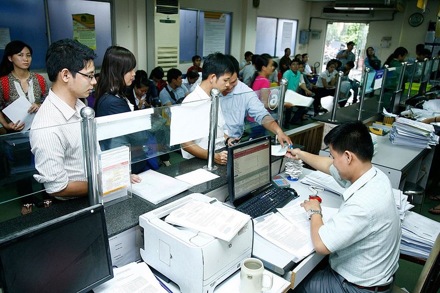 Doanh nghiệp nhà nước và hộ kinh doanh đang có chung một mối quan tâm lớn. Đó là khung khổ pháp lý điều chỉnh hoạt động của các hình thức kinh doanh này sẽ như thế nào.