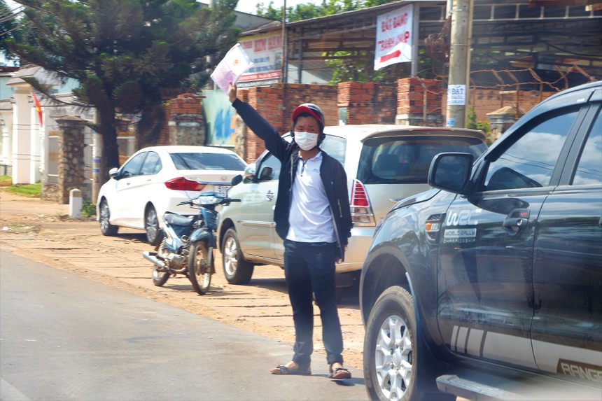 Sau hơn một tuần “nóng sốt”, thị trường Bình Ba (huyện Châu Đức, Bà Rịa - Vũng Tàu) đang dần nguội lạnh kéo theo số đông người mua "ôm bom". Ảnh: Trọng Tín