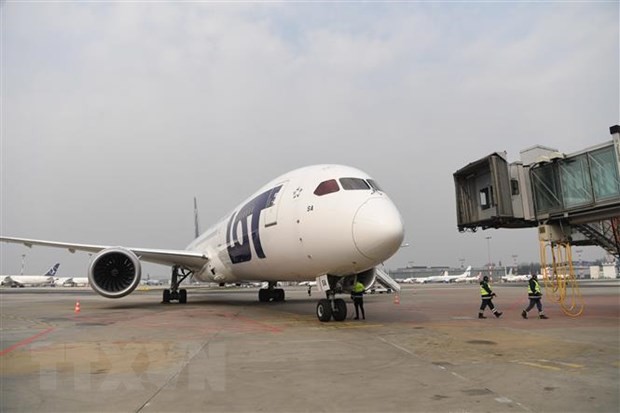 Máy bay 787-9 Dreamliner của Boeing tại sân bay Warsaw, Ba Lan, ngày 29/3/2020. (Ảnh: PAP/ TTXVN)