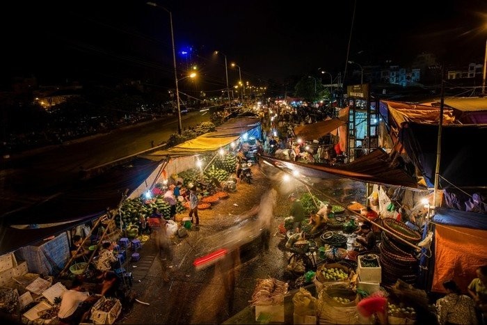 Chủ tịch UBND TP. Hà Nội Nguyễn Đức Chung chỉ đạo cuối tuần này, thực hiện xét nghiệm Covid-19 ở các chợ đầu mối của thành phố