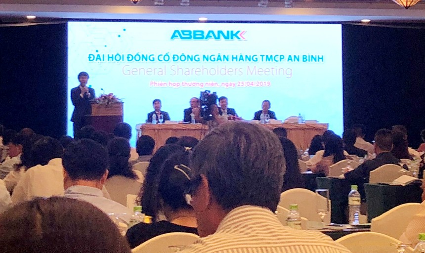 ĐHĐCĐ ABBank: Cổ đông muốn Ngân hàng sớm niêm yết