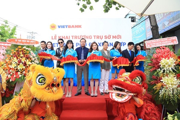 Vietbank tưng bừng khai trương Phòng giao dịch Đỗ Xuân Hợp