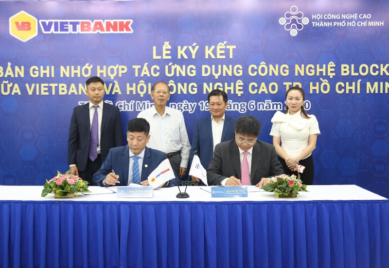 VietBank ký biên bản ghi nhớ với Hội công nghệ cao TP.HCM