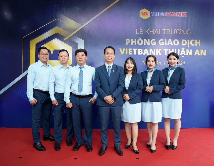 Vietbank và “cú đúp” trong ngày khai trương điểm giao dịch thứ 119 Phòng Giao dịch Vietbank Thuận An