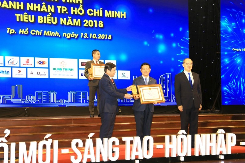 Hòa Bình vào Top 10 Doanh nghiệp TP HCM tiêu biểu 2018 