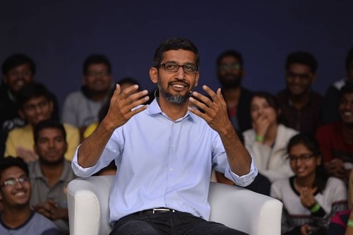 Sundar Pichai tại buổi nói chuyện hôm qua. Ảnh: AFP