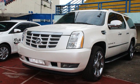 'Khủng long' Cadillac Escalade 2007 giá 1,2 tỷ tại Việt Nam